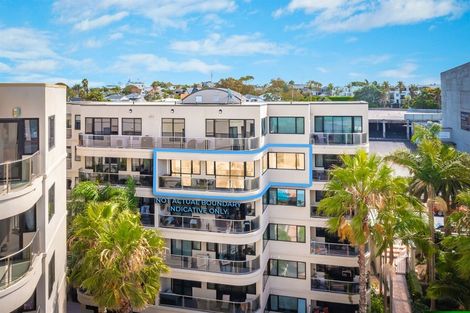 Photo of property in 4b/171 Hurstmere Road, Takapuna, Auckland, 0622