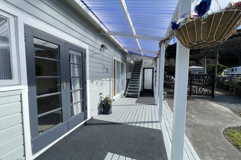 Photo of property in 6 Durham Street, Picton, 7220