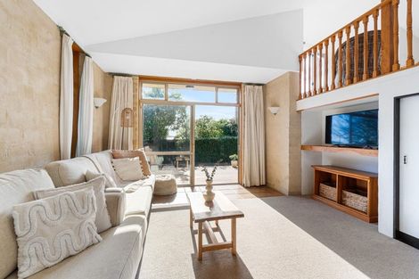 Photo of property in 1358a Whangaparaoa Road, Army Bay, Whangaparaoa, 0930
