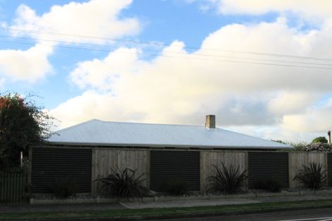 Photo of property in 19 Rimu Street, Waikanae, 5036