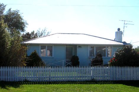 Photo of property in 17 Woodward Street East, Featherston, 5710