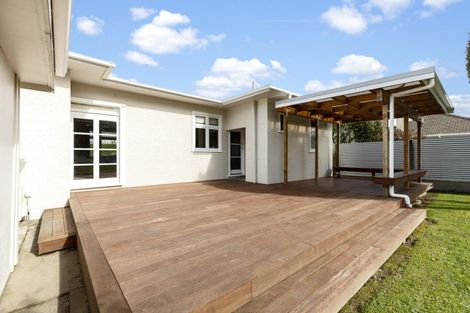 Photo of property in 17 East Street, Terrace End, Palmerston North, 4410