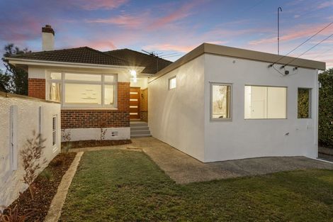 Photo of property in 104 Highcliff Road, Andersons Bay, Dunedin, 9013