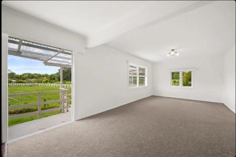 Photo of property in 38 Farrand Road, Kumeu, 0891