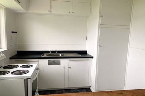 Photo of property in 12 Barrett Place, Carterton, 5713