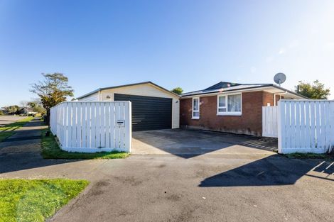 Photo of property in 21 La Perouse Place, Northcote, Christchurch, 8052