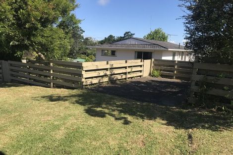 Photo of property in 21 Lavery Place, Sunnynook, Auckland, 0632