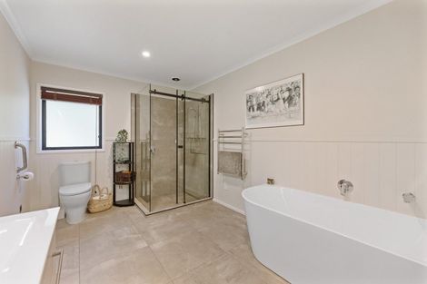 Photo of property in 68 Parawera Drive, Acacia Bay, Taupo, 3330