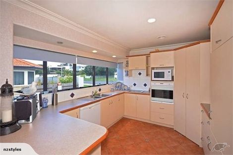 Photo of property in 71a Oceanview Road, Mount Maunganui, 3116
