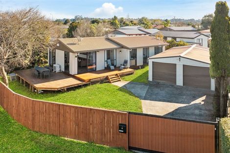 Photo of property in 6 Cameron Place, Ranui, Auckland, 0612