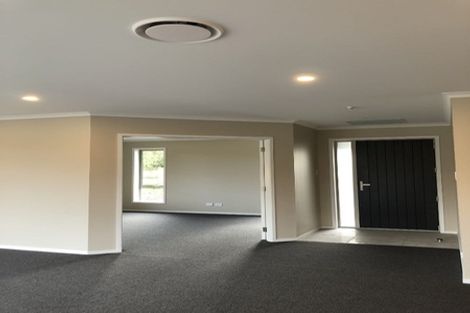 Photo of property in 15 Barry Curtis Place, Levin, 5510