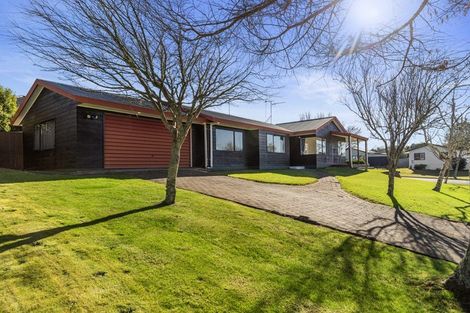 Photo of property in 2 Judena Place, Pukete, Hamilton, 3200