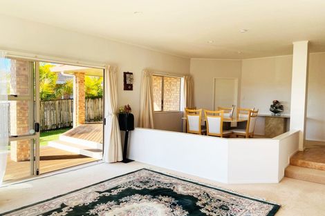 Photo of property in 1c Picasso Drive, West Harbour, Auckland, 0618
