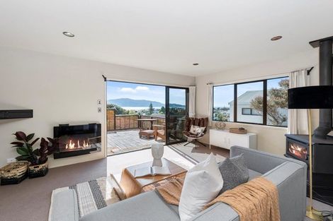 Photo of property in 17 Pine Ridge Terrace, Waikanae Beach, Waikanae, 5036
