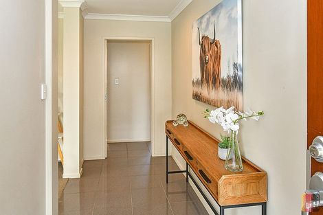 Photo of property in 5 Wairua Place, Pukekohe, 2120