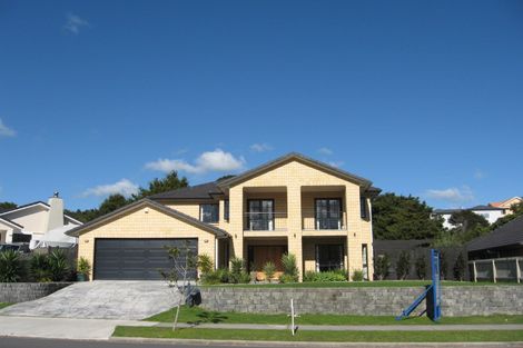 Photo of property in 127 Charles Prevost Drive, The Gardens, Auckland, 2105