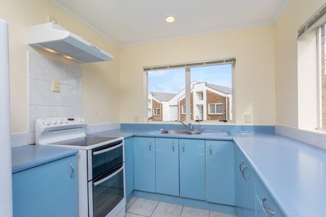 Photo of property in 12/16 Vinograd Drive, Te Atatu Peninsula, Auckland, 0610