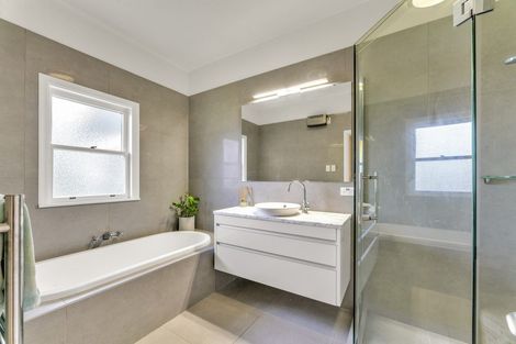 Photo of property in 576 Whitford Road, Whitford, Howick, 2571