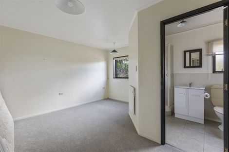 Photo of property in 22 Kathy Terrace, Stanmore Bay, Whangaparaoa, 0932