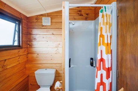 Photo of property in 21 Heathcote Place, Fitzherbert, Palmerston North, 4410