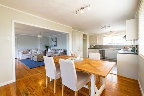 Photo of property in 11 Lipscombe Crescent, Havelock North, 4130