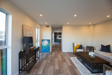 Photo of property in 6 Cara Avenue, Kumeu, 0810