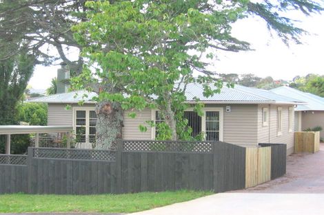 Photo of property in 3 Kereru Street, Henderson, Auckland, 0612