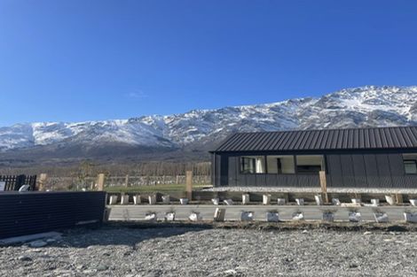 Photo of property in 22 Drysdale Road, Jacks Point, 9371