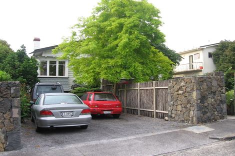 Photo of property in 8 Sylvan Avenue East, Northcote, Auckland, 0627