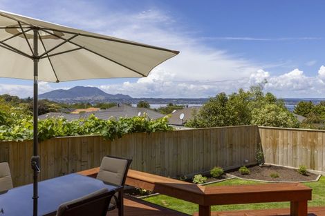 Photo of property in 25 Kinder Street, Acacia Bay, Taupo, 3330