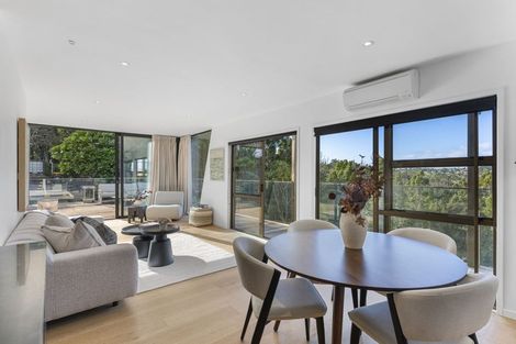 Photo of property in 2/42 Island Road, Beach Haven, Auckland, 0626