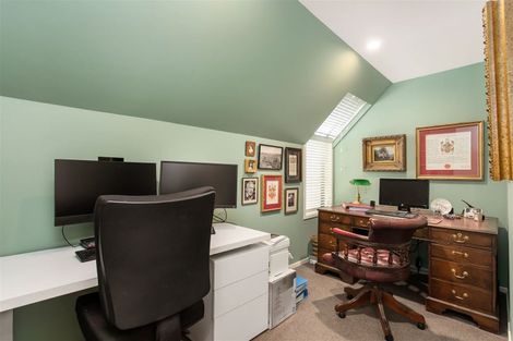 Photo of property in 2/124 Leinster Road, Merivale, Christchurch, 8014