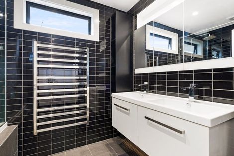 Photo of property in 33b Gill Avenue, Te Atatu Peninsula, Auckland, 0610