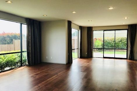 Photo of property in 33 Kilkelly Avenue, Pinehill, Auckland, 0632