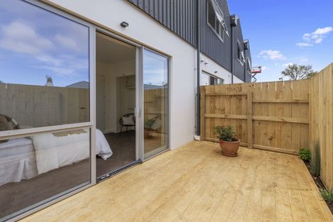 Photo of property in 55 Evans Road, Glen Eden, Auckland, 0602