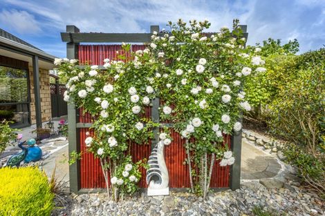 Photo of property in 11a Ormrod Grove, Riverstone Terraces, Upper Hutt, 5018