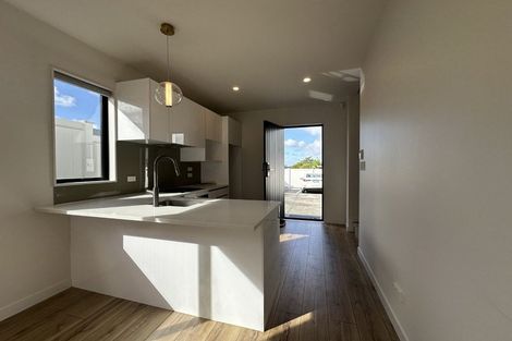 Photo of property in 17b Midgley Road, West Harbour, Auckland, 0618