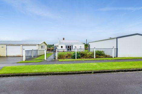 Photo of property in 2 Broadway, Waitara, 4320