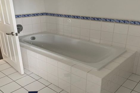 Photo of property in 35 Poaka Avenue, Dinsdale, Hamilton, 3204