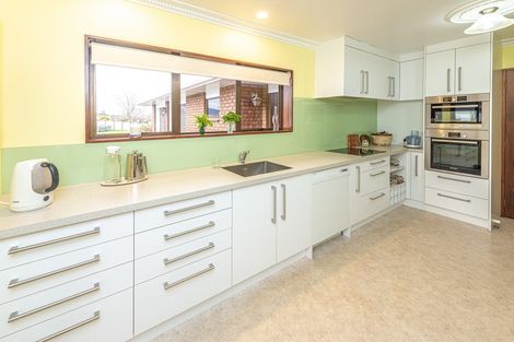 Photo of property in 4 Warwick Place, Springvale, Whanganui, 4501
