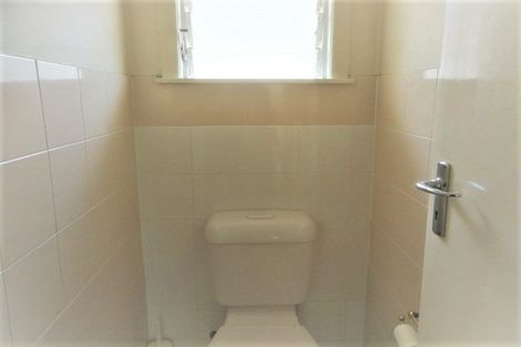 Photo of property in 6 Nicholson Place, Hillcrest, Auckland, 0627