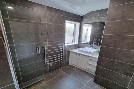 Photo of property in 8 Stubbs Place, Fairview Heights, Auckland, 0632