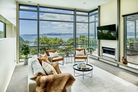 Photo of property in 13a Walter Road, Lowry Bay, Lower Hutt, 5013