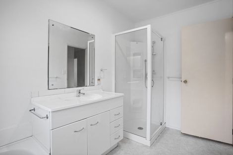 Photo of property in 2/79 Aberfeldy Avenue, Highland Park, Auckland, 2010