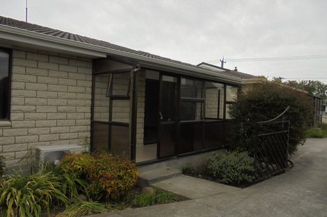 Photo of property in 1/204 Grimseys Road, Redwood, Christchurch, 8051