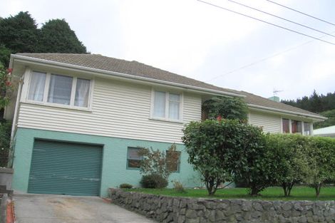 Photo of property in 53 Kiwi Crescent, Tawa, Wellington, 5028
