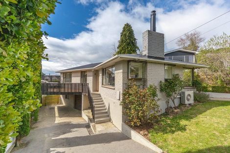Photo of property in 17 Colquhoun Street, Glenross, Dunedin, 9011