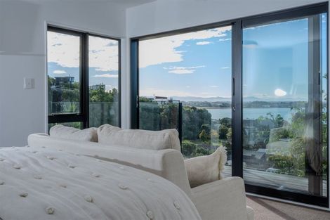 Photo of property in 29 Soleares Avenue, Mount Pleasant, Christchurch, 8081