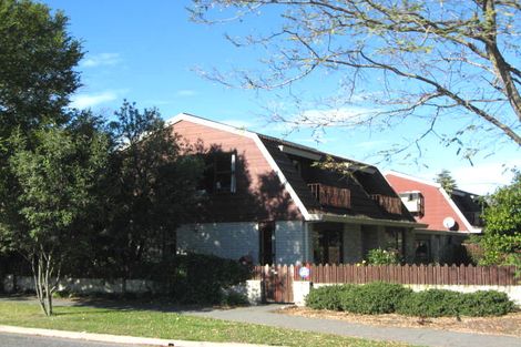 Photo of property in 2/74b Jeffreys Road, Fendalton, Christchurch, 8052