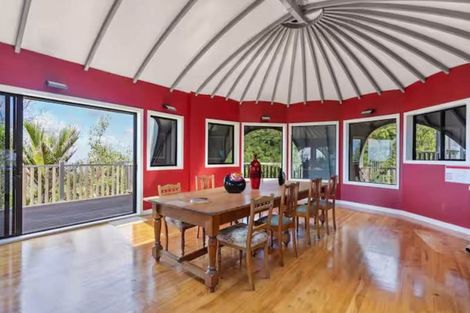 Photo of property in 442-454 Scenic Drive, Waiatarua, Auckland, 0612